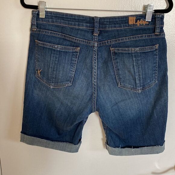 Kut from the Kloth- roll up Bermuda- medium wash- Size 6 - Picture 4 of 10